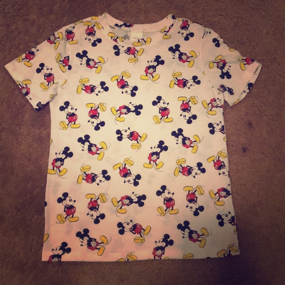 Medium Mickey shirt